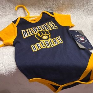 Boys Onsie MLB Milwaukee Brewers 12 months NWT